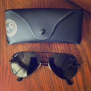 Black Raybans!